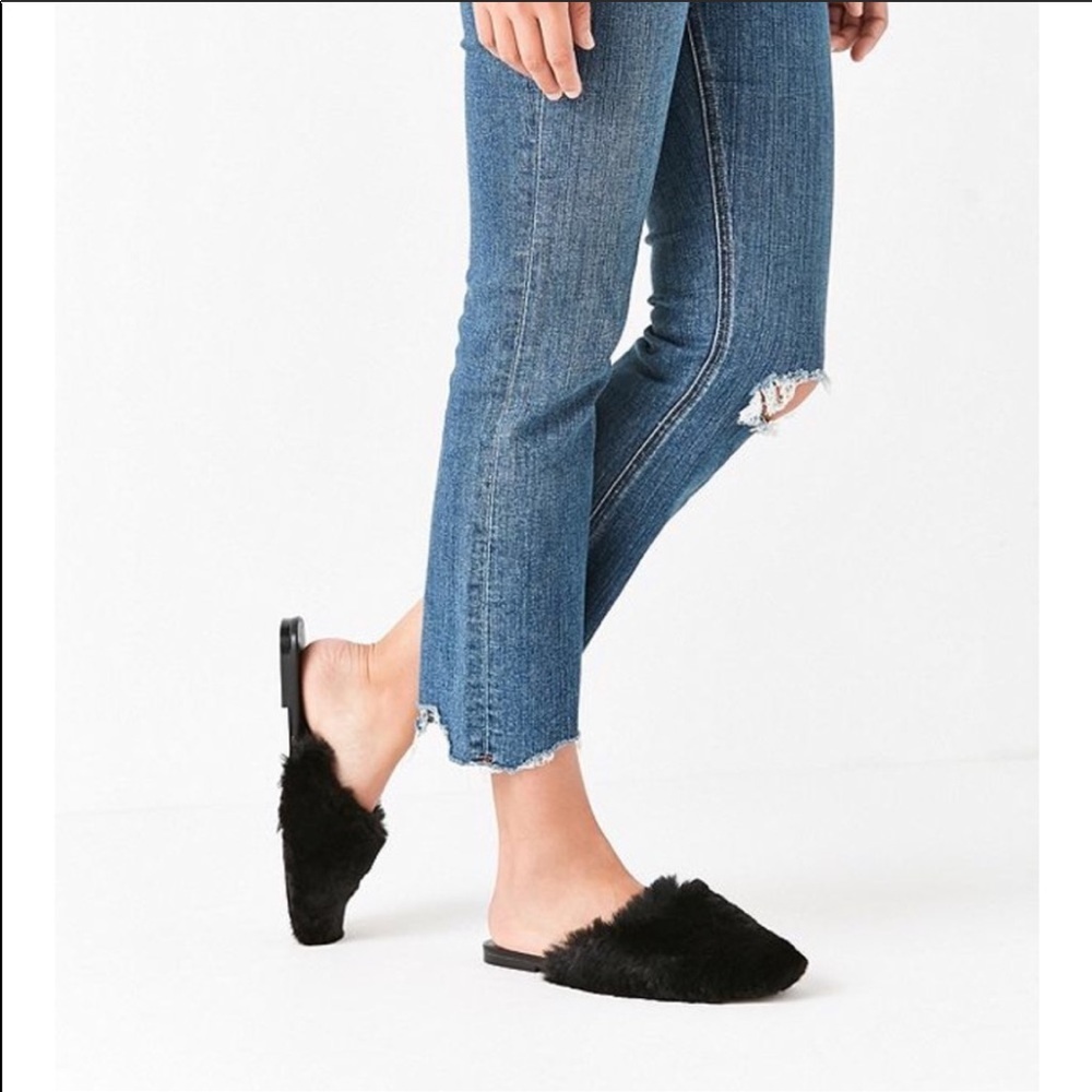 NWT Urban Outfitters Faux Fur Mule Slides - Picture 3 of 6